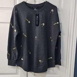Wild Kiss 1X Women's Champagne Bottle Toast Embroidered Pullover New Grey